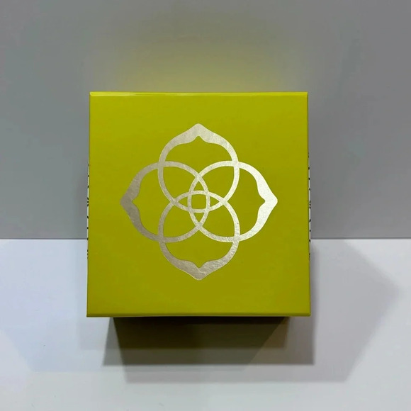 Empty Kendra Scott Jewelry Box - Picture 5 of 5